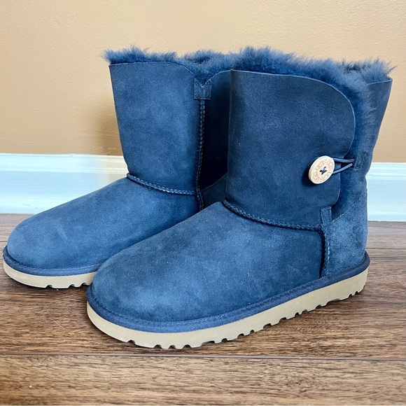 UGG Shoes - NWOT UGG Australia Bailey Button II Boot